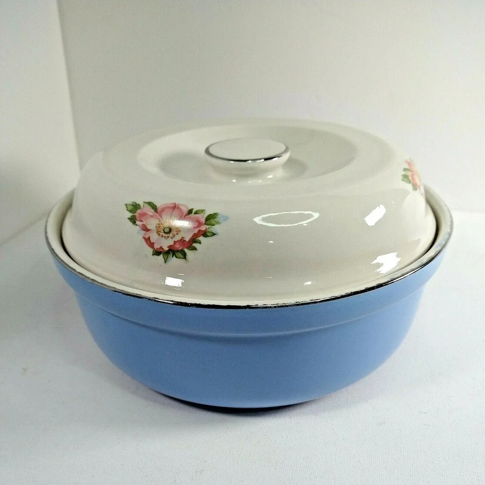 Vintage Halls Superior Quality Kitchenware Casserole Blue Rose Pared made in USA